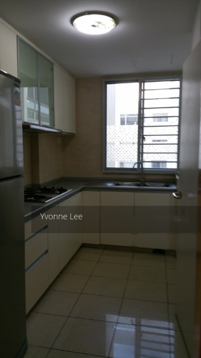 The Lakeshore (D22), Condominium #121114022